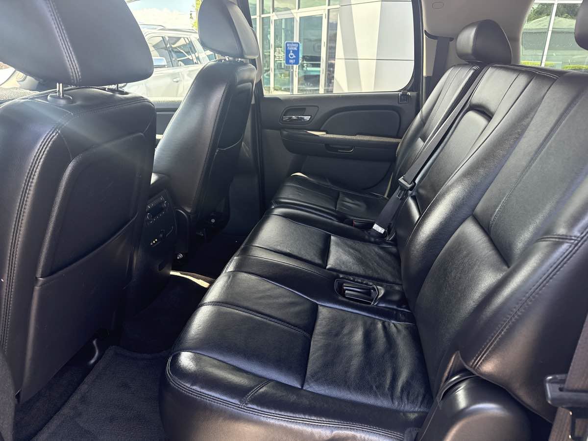 Used 2009 Chevrolet Suburban LT AWD/4WD image 13