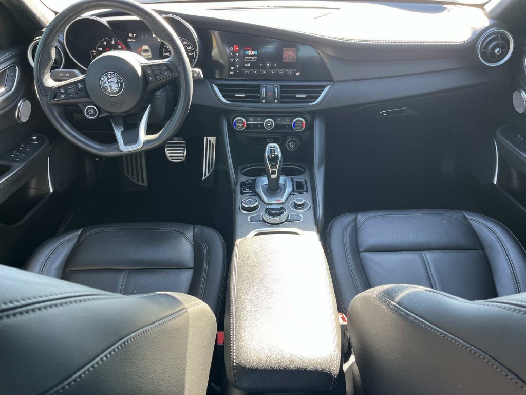 Used 2022 Alfa Romeo Giulia Ti RWD image 8