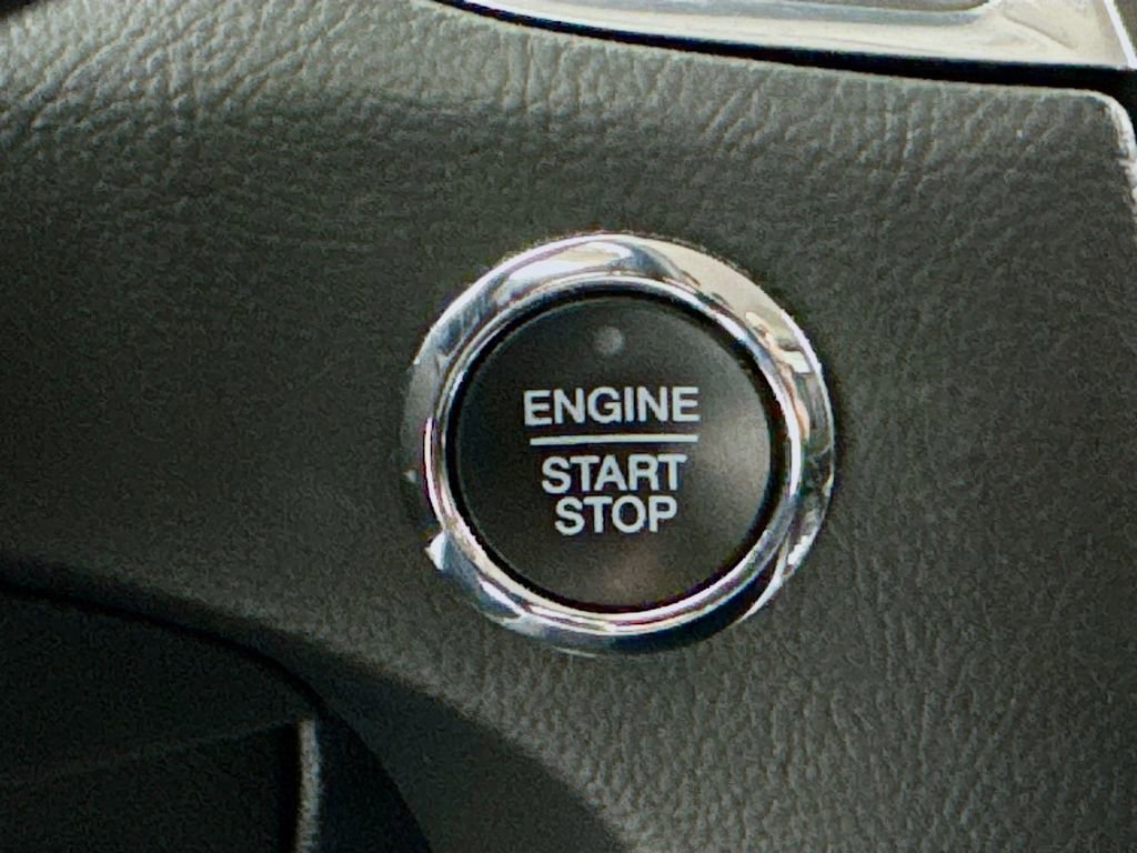 Used 2020 Ford Edge Titanium w/ Cargo Accessory Package FWD image 28