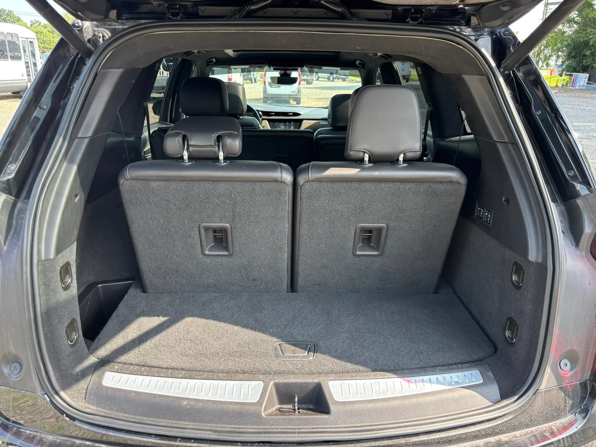 Used 2020 Cadillac XT6 Premium Luxury w/ Platinum Package FWD image 16