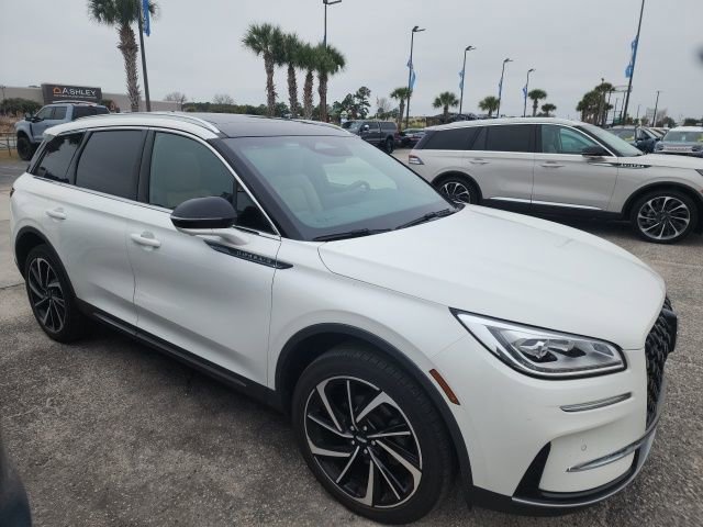 Used 2023 Lincoln Corsair Reserve w/ Equipment Group 201A image 7