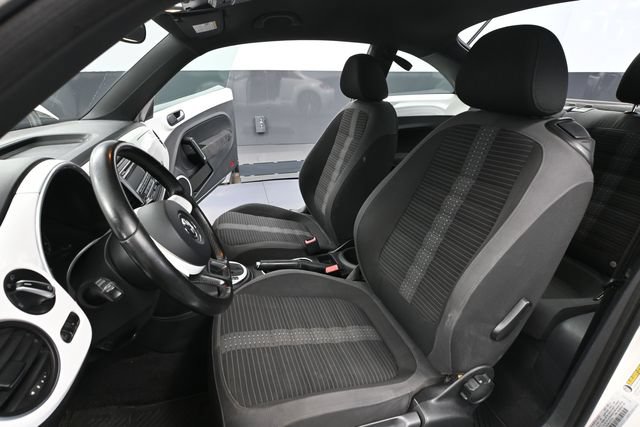 Used 2012 Volkswagen Beetle 2.0T FWD image 21
