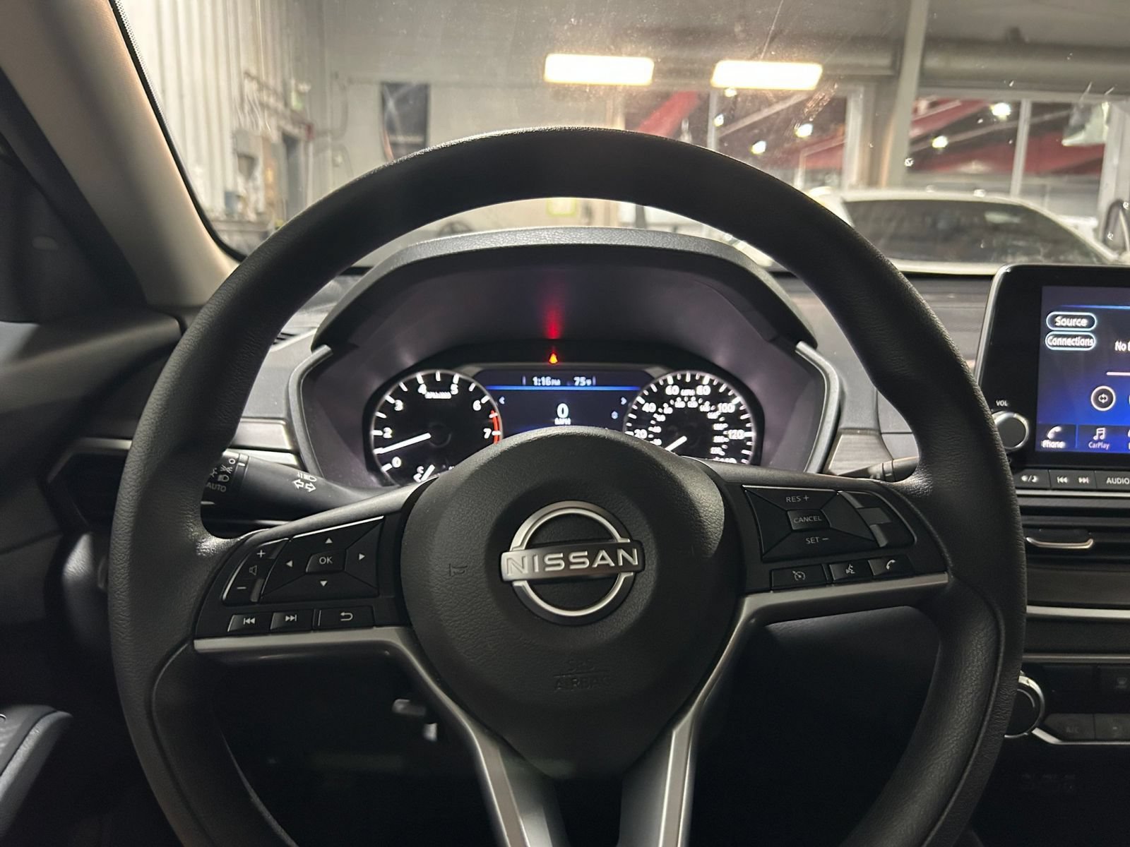 Used 2025 Nissan Altima 2.5 SV FWD image 24