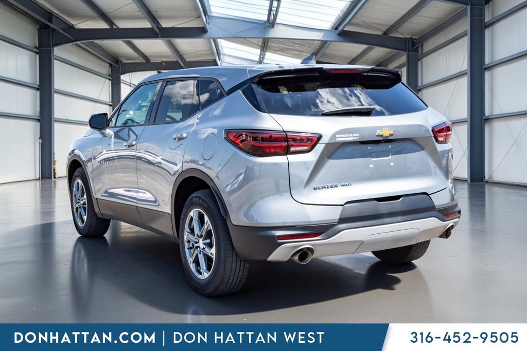 Used 2025 Chevrolet Blazer LT AWD/4WD image 21