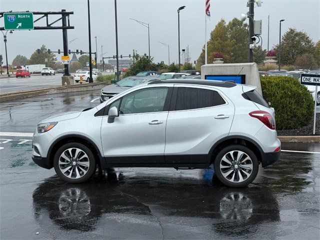 Used 2022 Buick Encore Preferred image 2