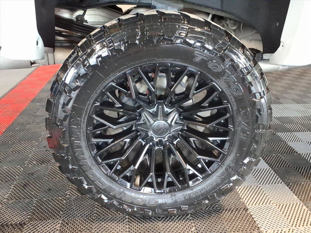 Used 2025 GMC Sierra 2500 AT4 w/ AT4 Premium Plus Package image 10