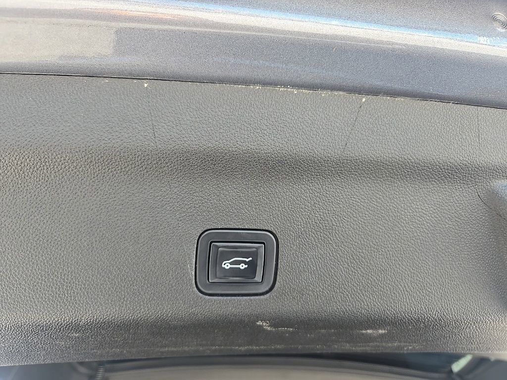 Used 2022 GMC Yukon XL Denali image 37