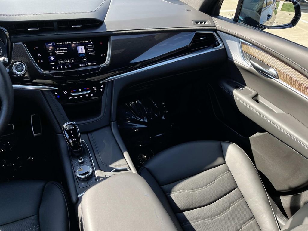 Certified 2025 Cadillac XT6 Sport w/ Platinum Package image 15
