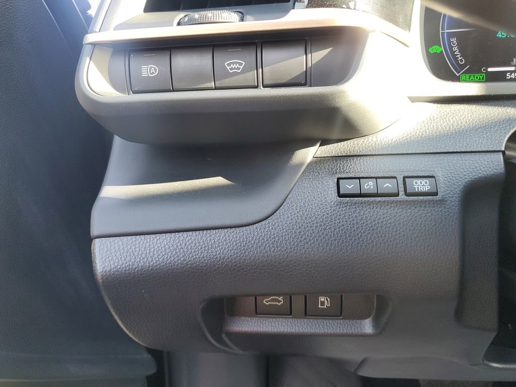 Used 2023 Toyota Crown Limited image 25