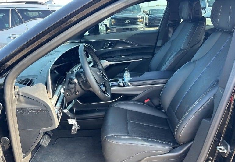 Certified 2024 Cadillac Lyriq Sport AWD/4WD image 5