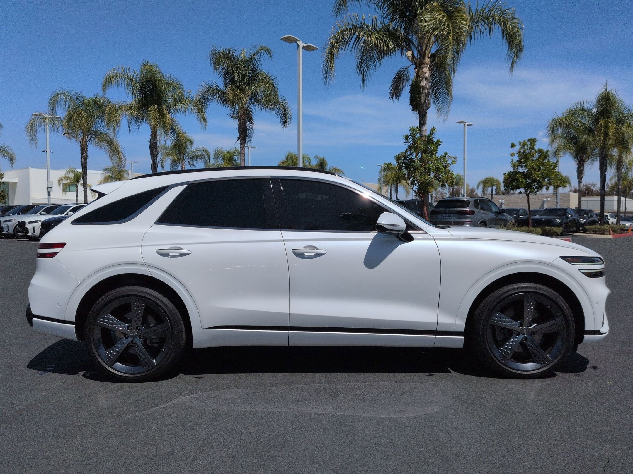 Used 2022 Genesis GV70 2.5T w/ Sport Prestige Package AWD/4WD image 11