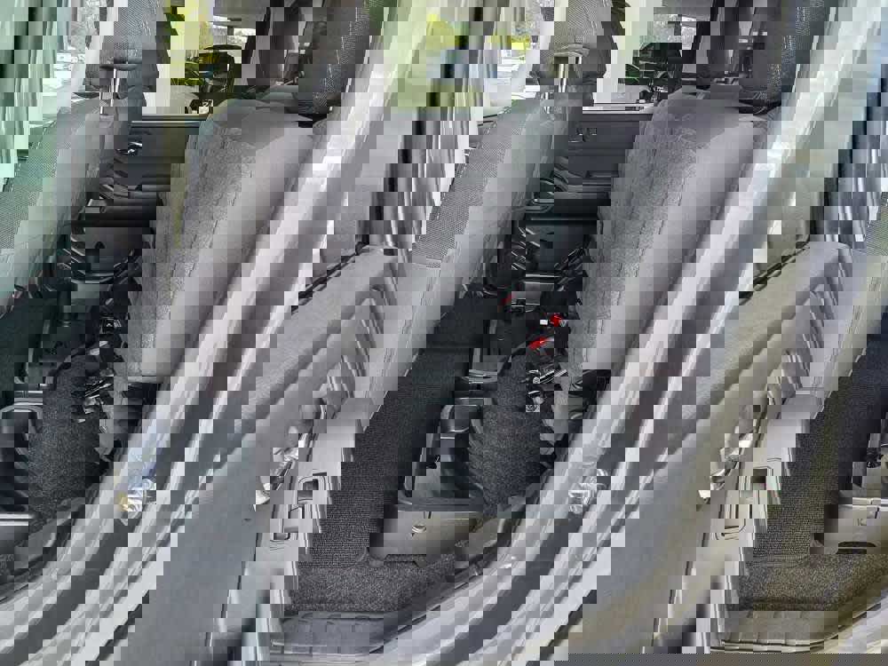 Used 2023 Nissan Frontier SV image 14