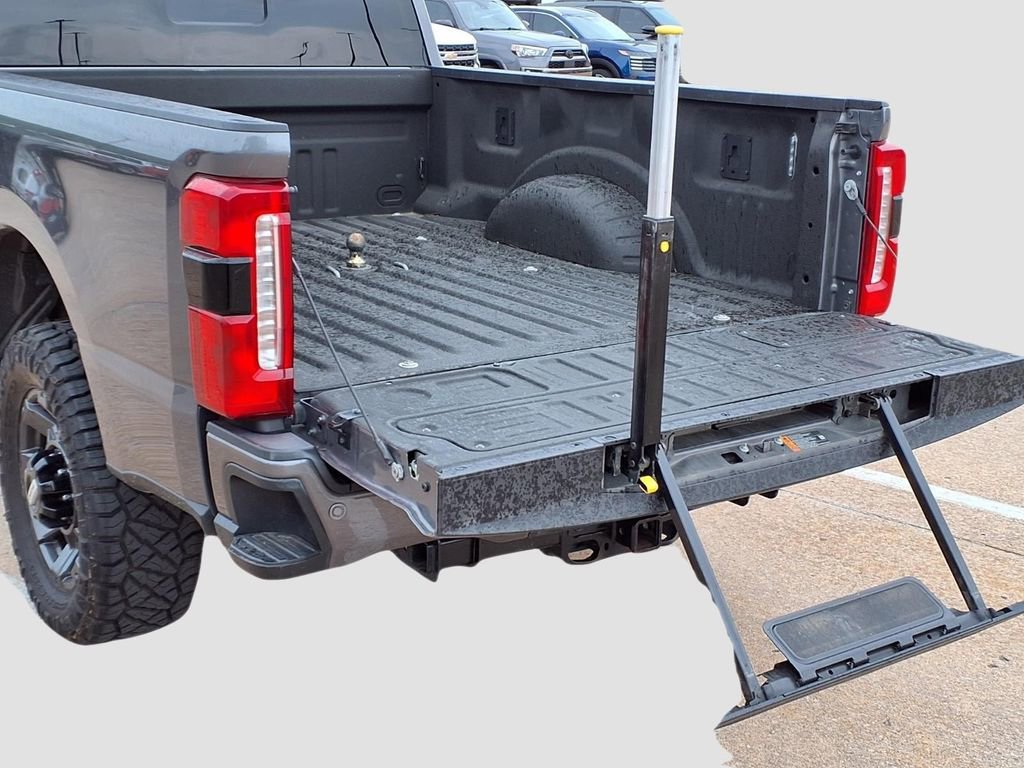 Used 2023 Ford F250 Lariat w/ Lariat Ultimate Package image 36