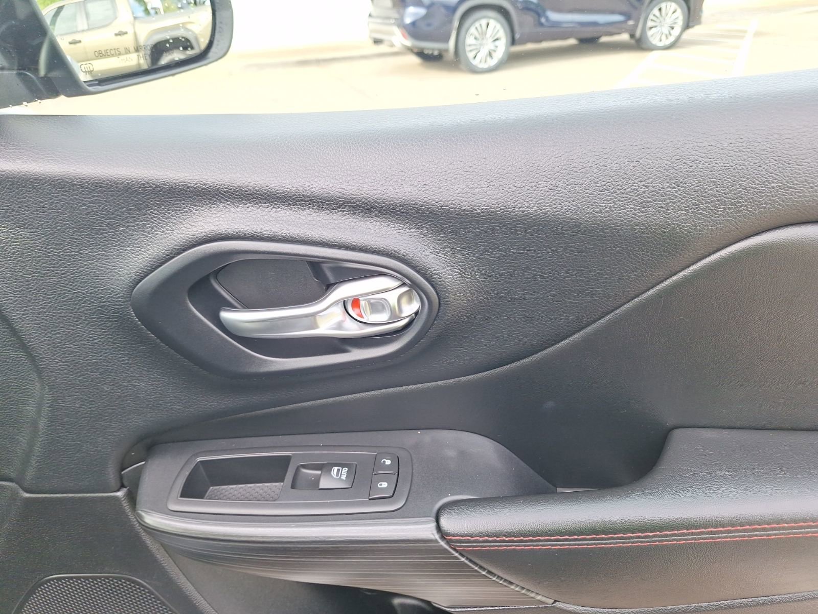 Used 2017 Jeep Cherokee Trailhawk image 38