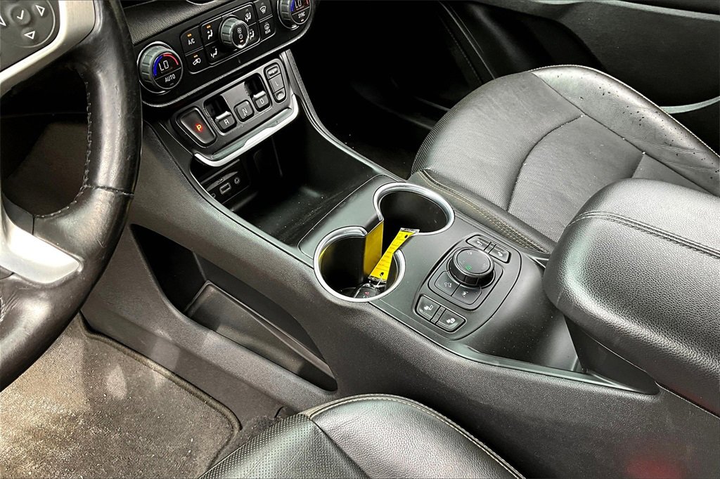 Used 2020 GMC Terrain SLT image 14