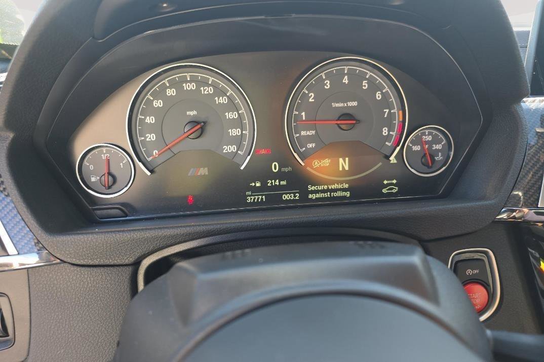 Used 2020 BMW M4 Convertible w/ Competition Package RWD image 9