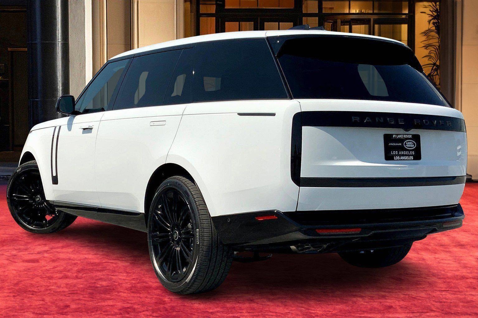 New 2025 Land Rover Range Rover Long Wheelbase SE AWD/4WD image 2