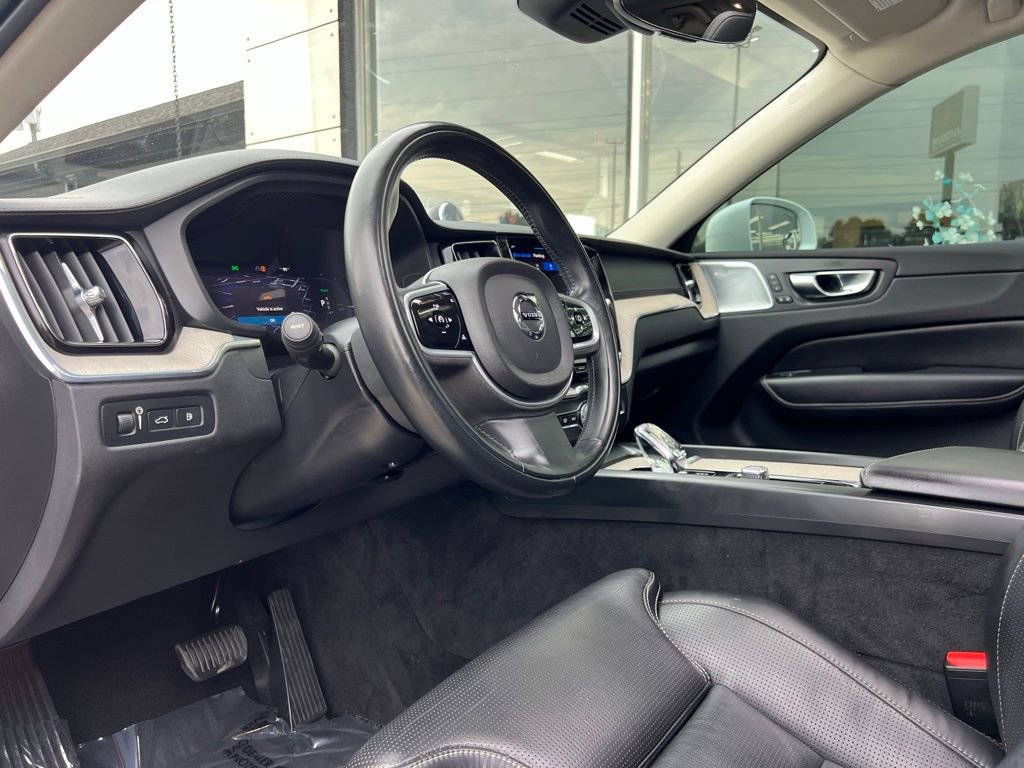 Used 2022 Volvo XC60 T8 Inscription w/ Advanced Package image 2