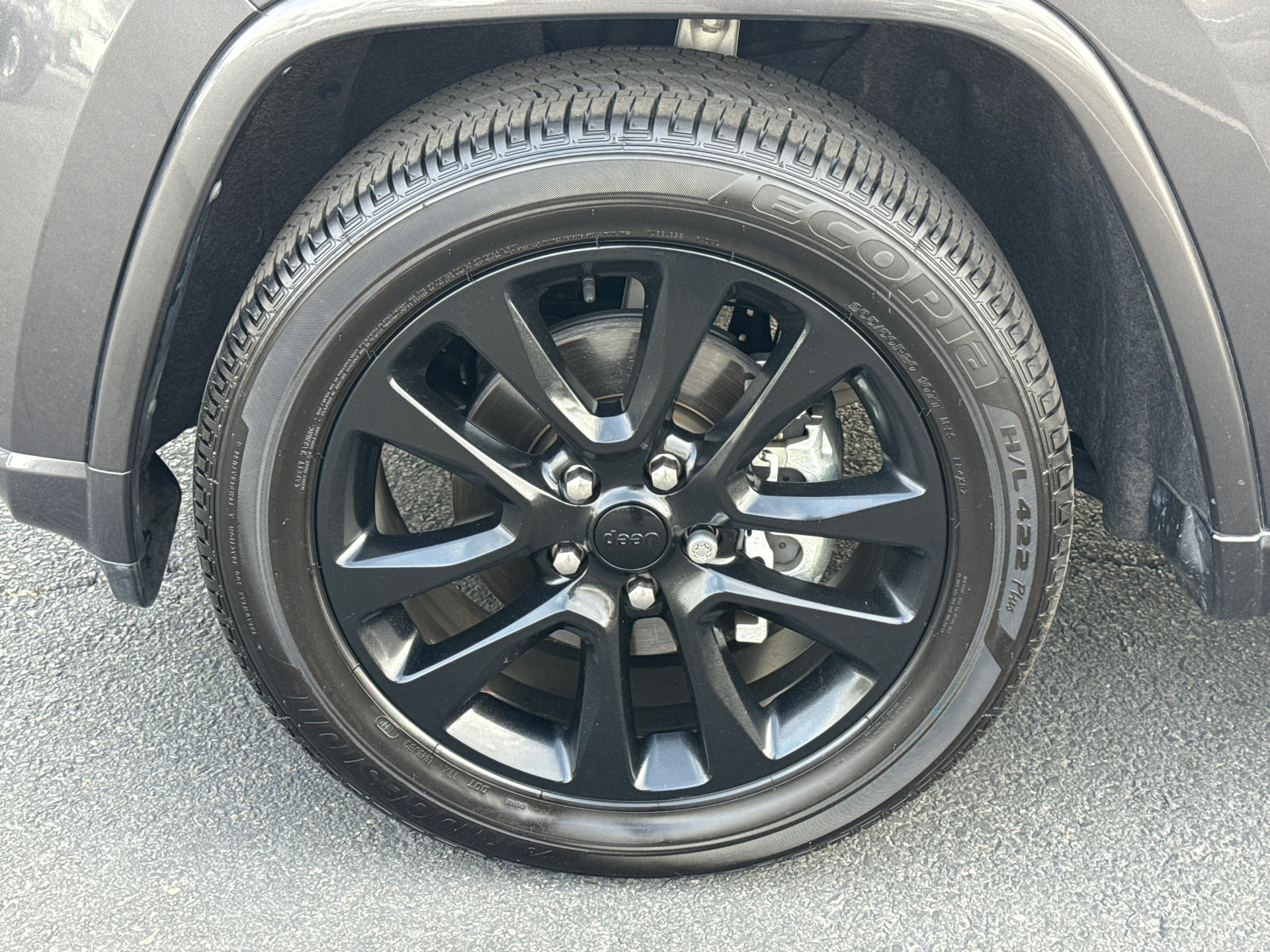 Used 2017 Jeep Grand Cherokee Altitude RWD image 5