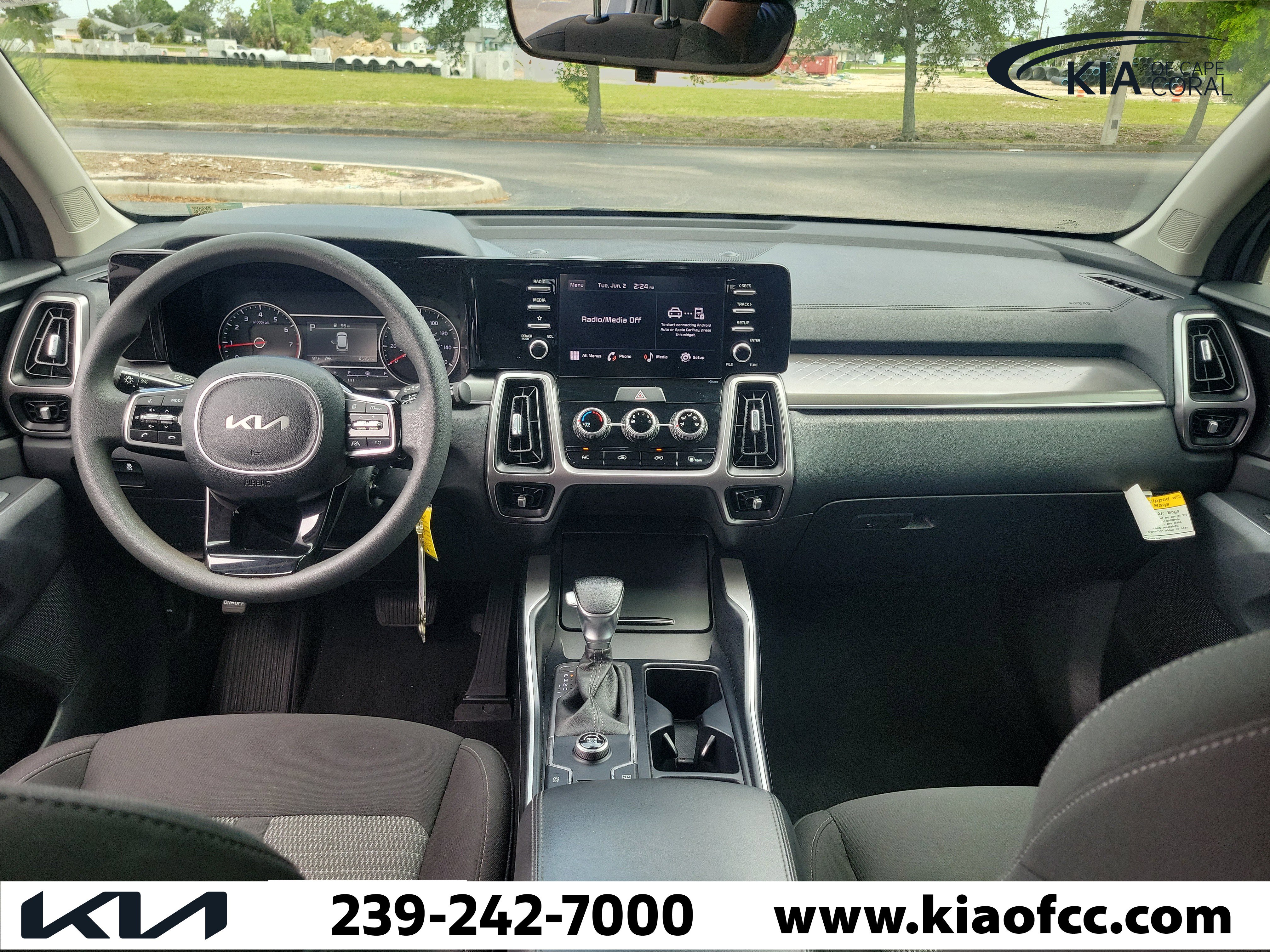 Certified 2023 Kia Sorento LX FWD image 17