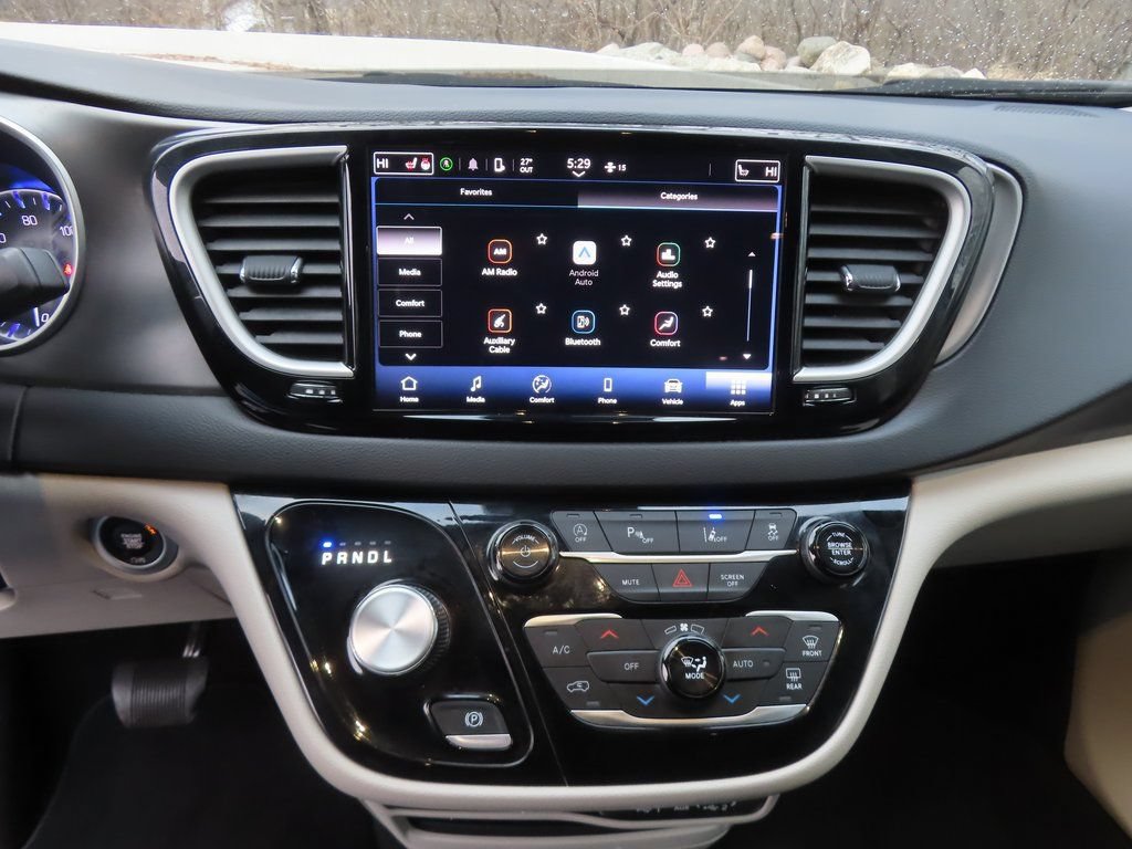 Certified 2024 Chrysler Pacifica Touring-L FWD image 5