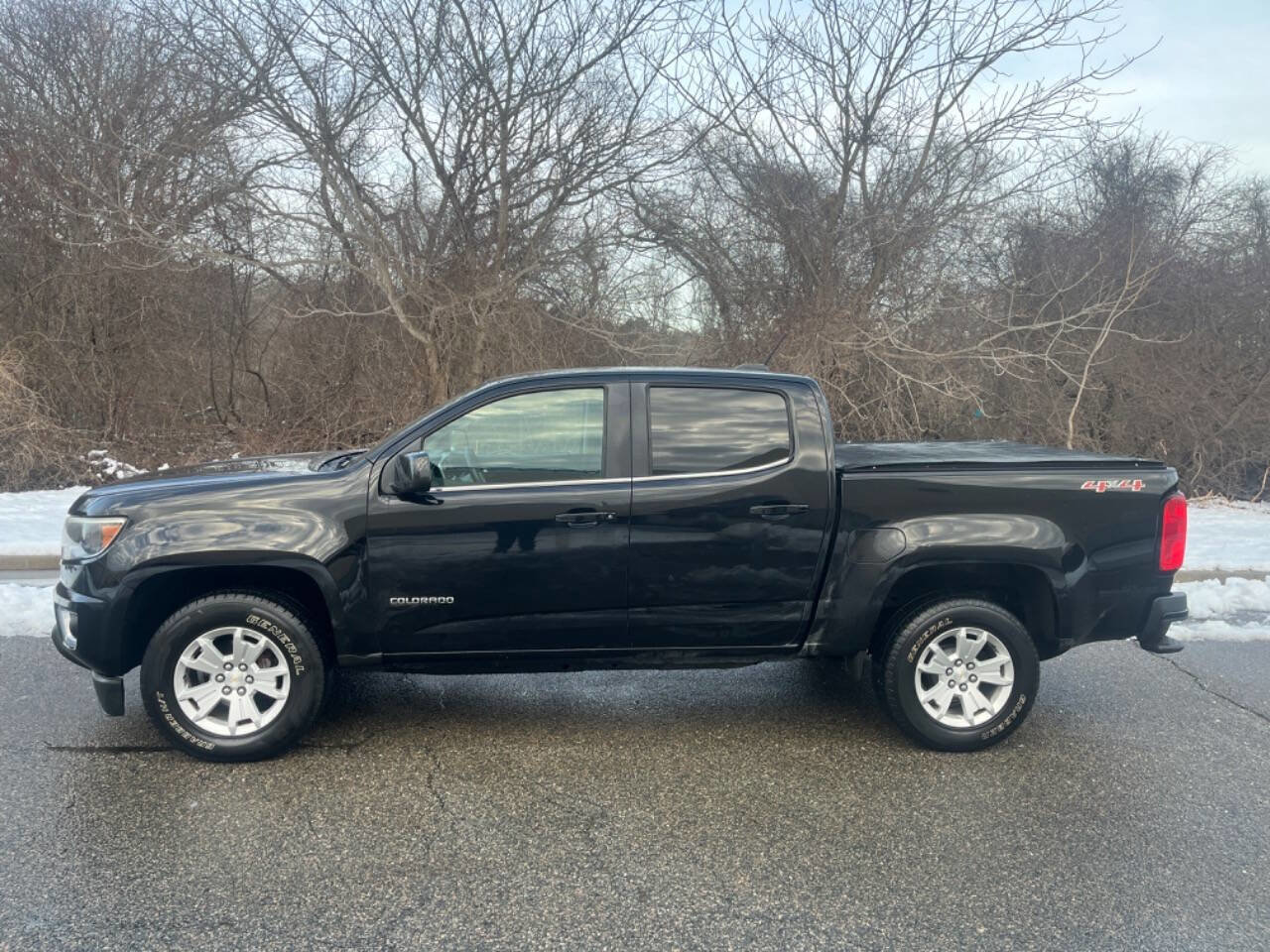 Used 2016 Chevrolet Colorado LT w/ LT Convenience Package image 2