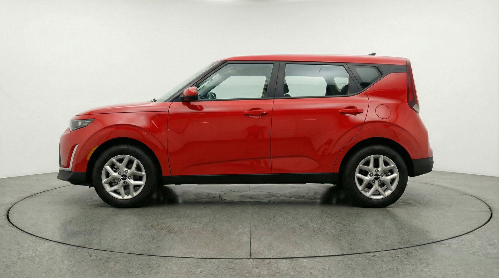 Used 2025 Kia Soul LX w/ LX Technology Package image 5
