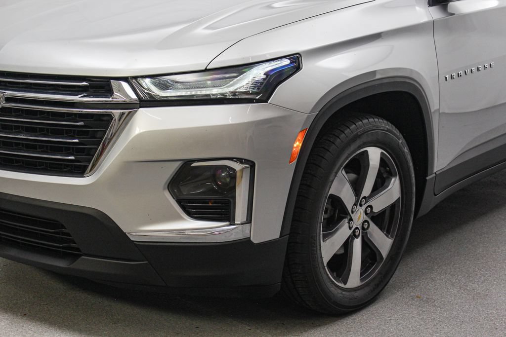 Used 2022 Chevrolet Traverse LT w/ LT Premium Package AWD/4WD image 5
