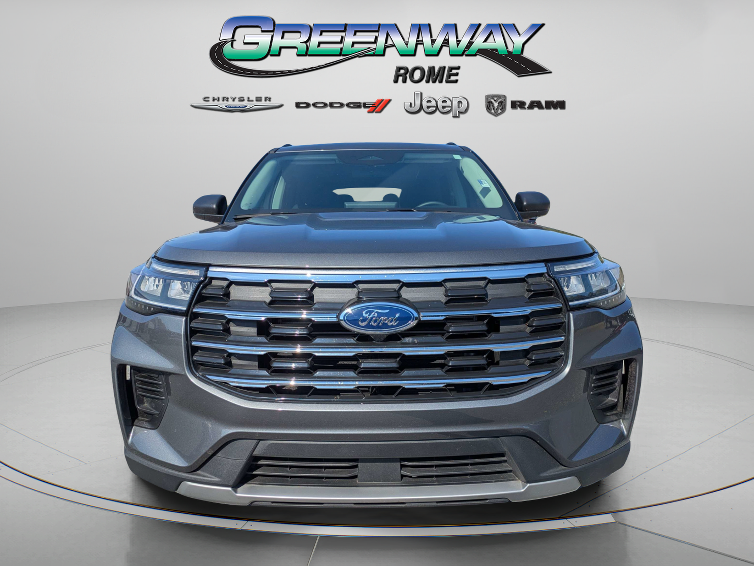 Used 2026 Ford Explorer Active RWD image 2