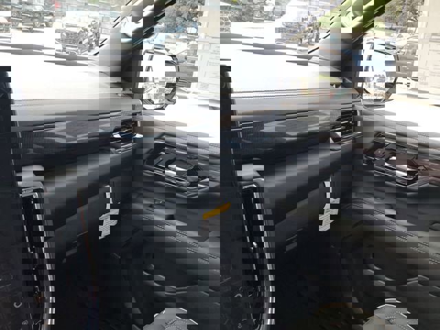 New 2026 GMC Yukon XL Elevation image 25