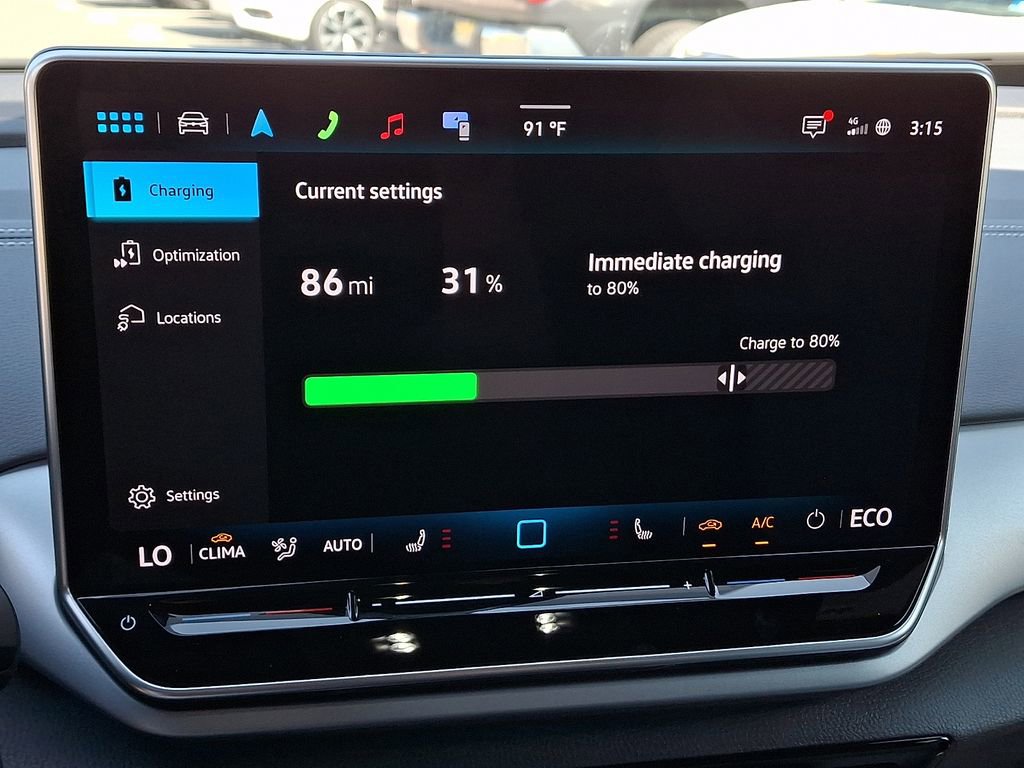 Certified 2025 Volkswagen ID.4 Pro AWD/4WD image 17