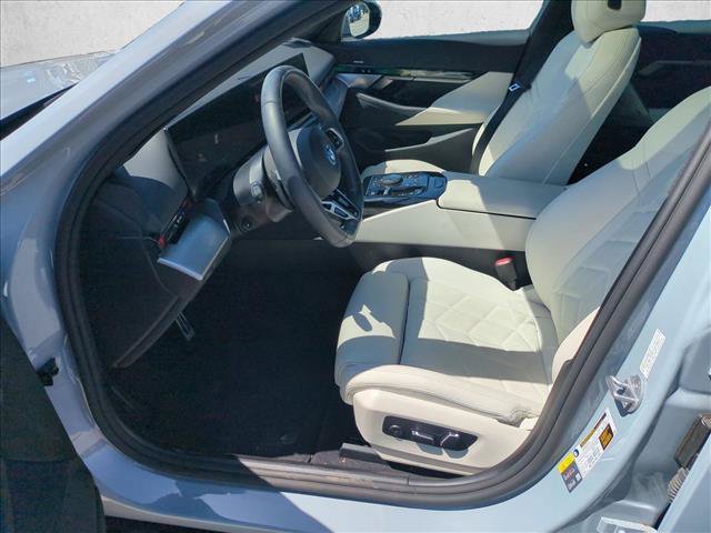 Certified 2026 BMW i5 eDrive40 w/ M Sport Package RWD image 17