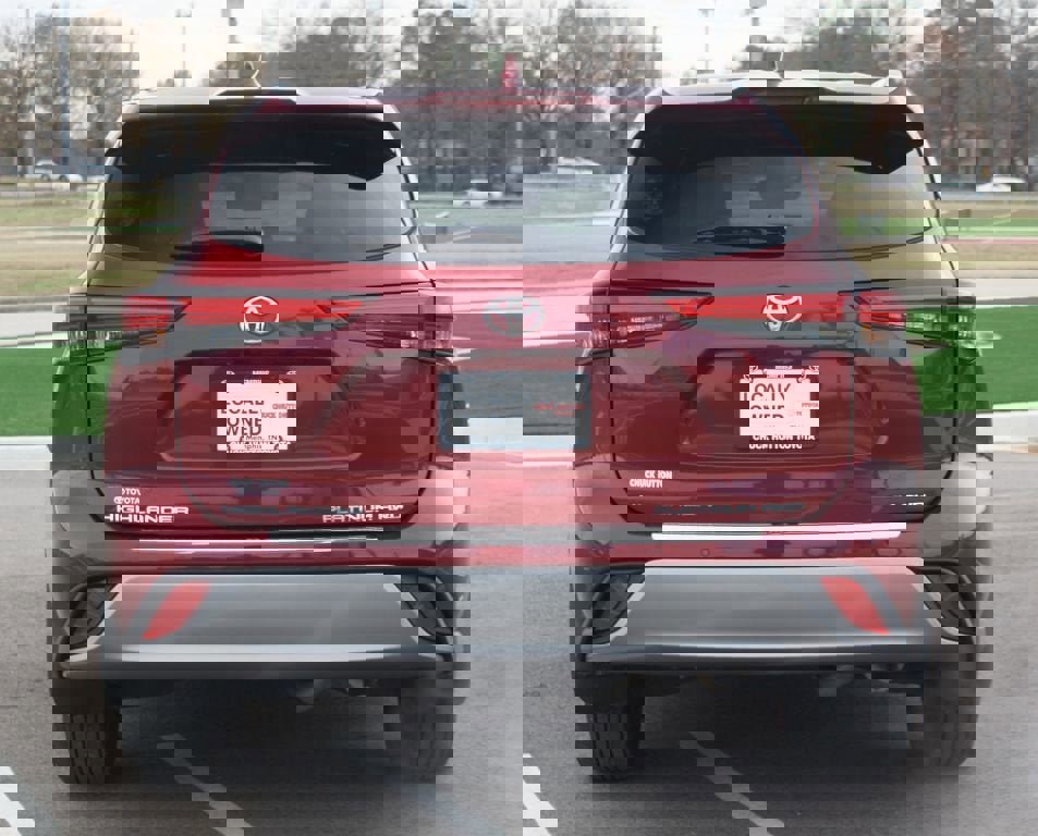 Used 2022 Toyota Highlander Platinum image 3