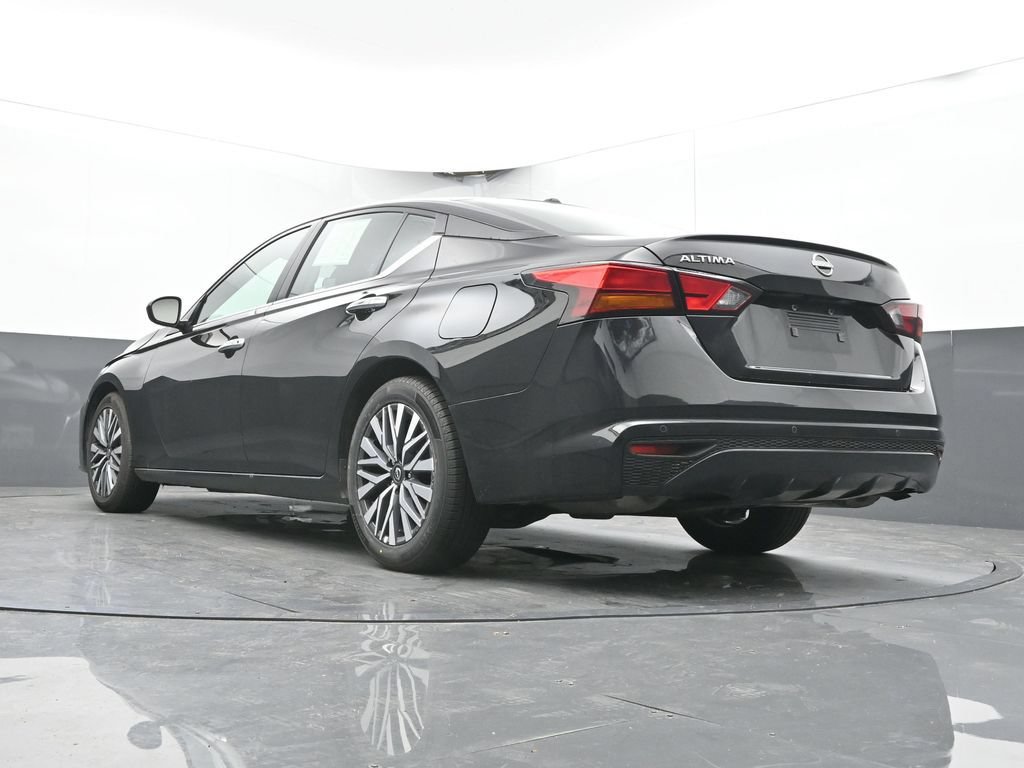 Used 2025 Nissan Altima 2.5 SV FWD image 49