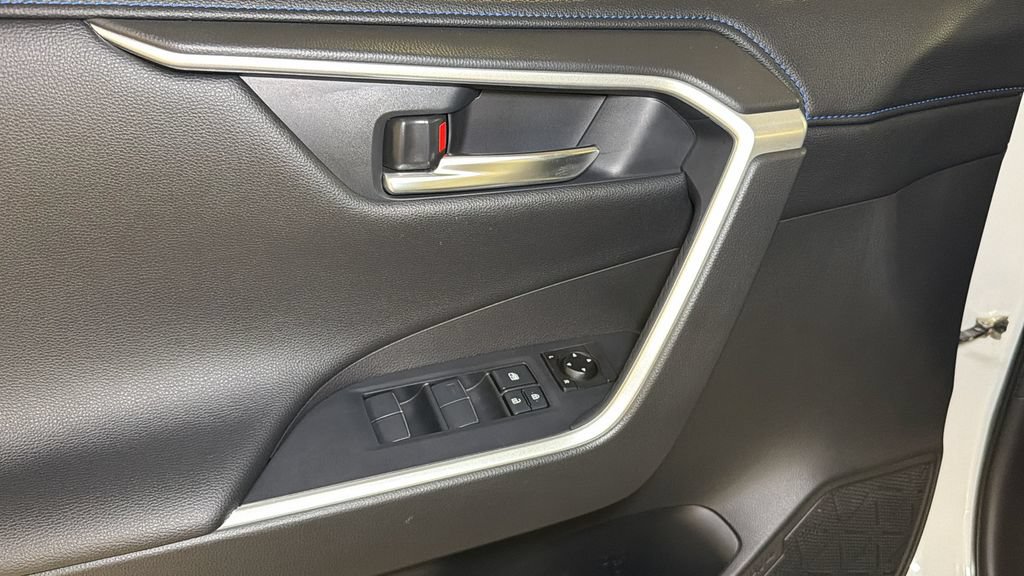 Used 2020 Toyota RAV4 XSE AWD/4WD image 19