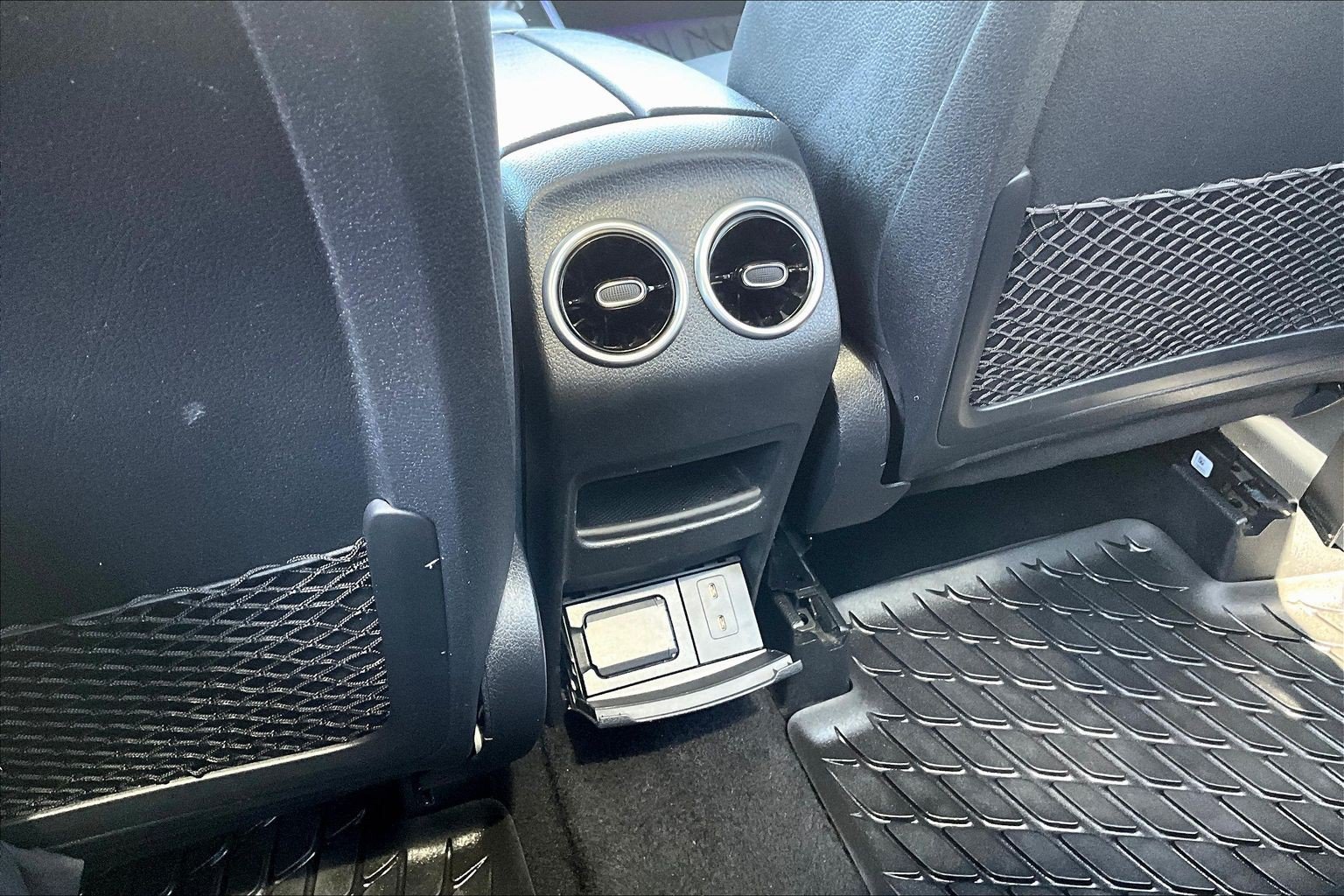 Used 2023 Mercedes-Benz GLB 250 4MATIC image 25