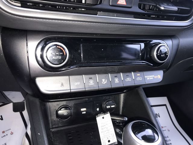 Used 2023 Hyundai Kona Limited image 19