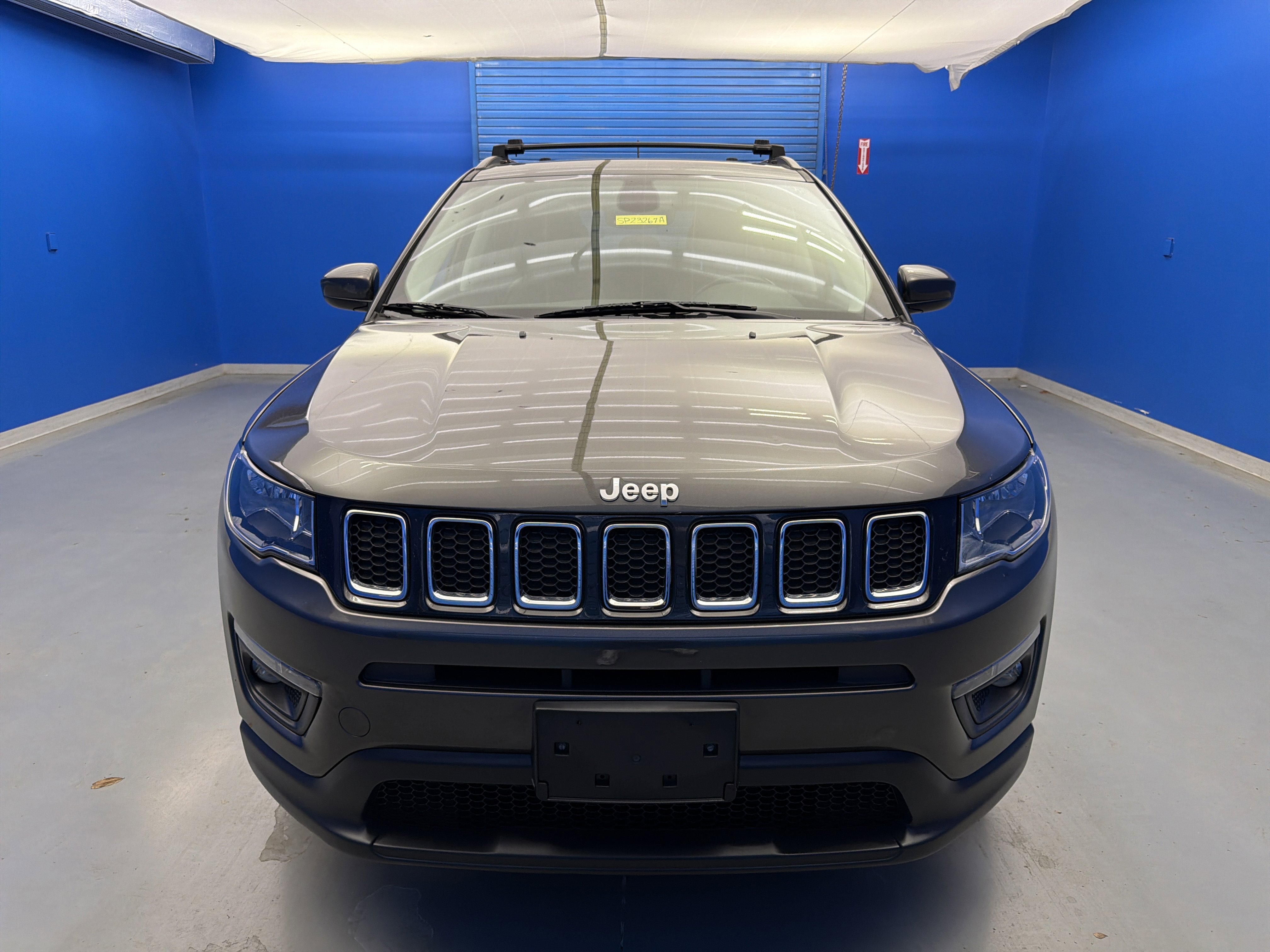 Used 2018 Jeep Compass Latitude w/ Popular Equipment Group AWD/4WD image 3