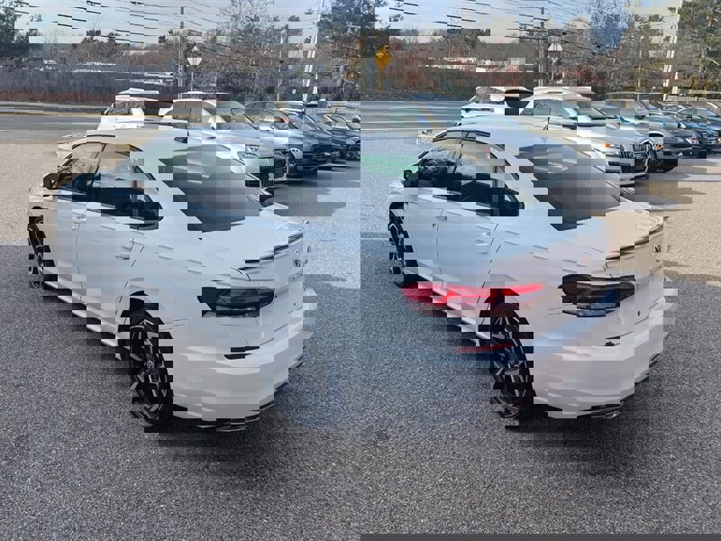 Used 2020 Volkswagen Passat 2.0T R-Line image 3