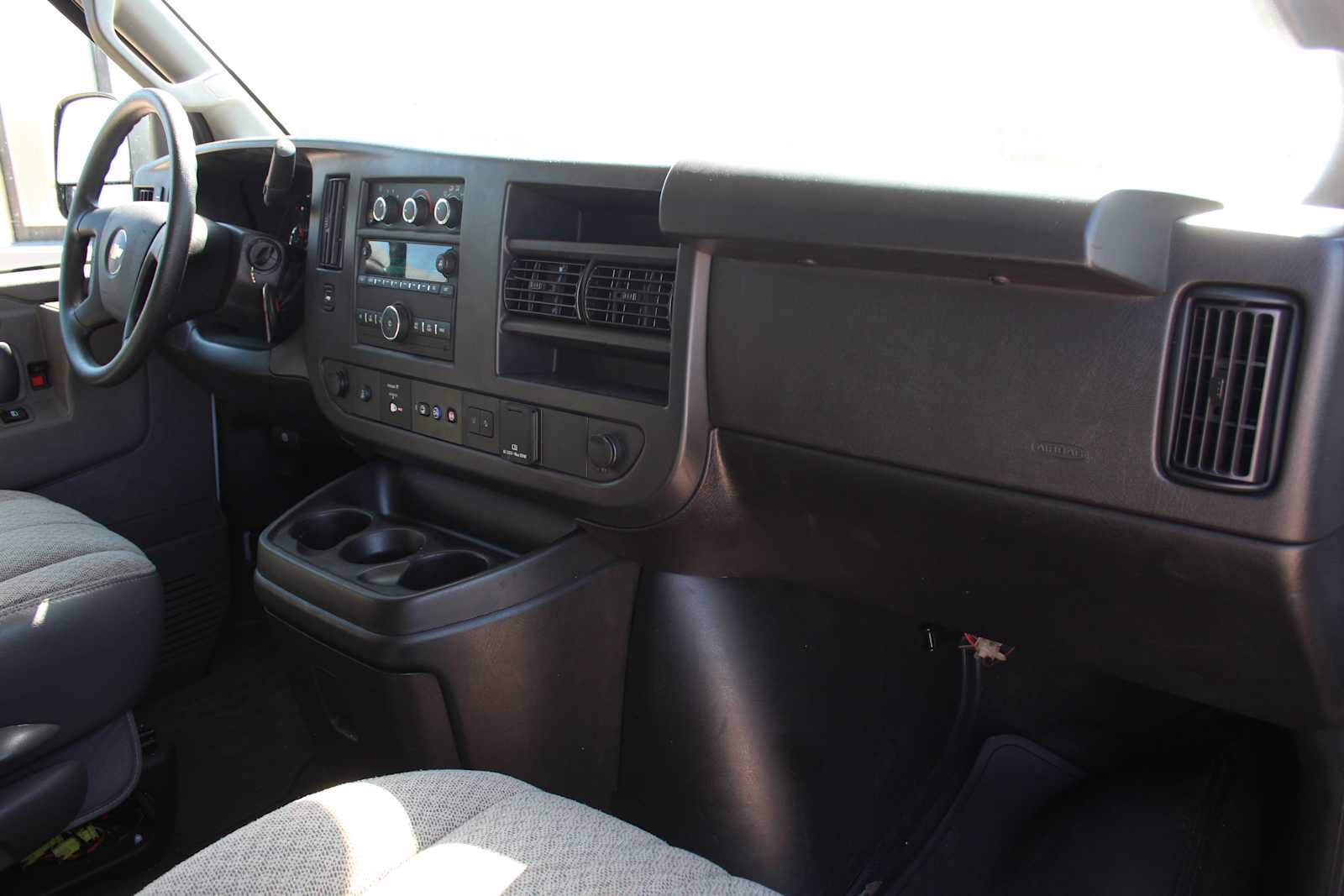 Used 2025 Chevrolet Express 3500 LT w/ LT Preferred Equipment Group RWD image 19