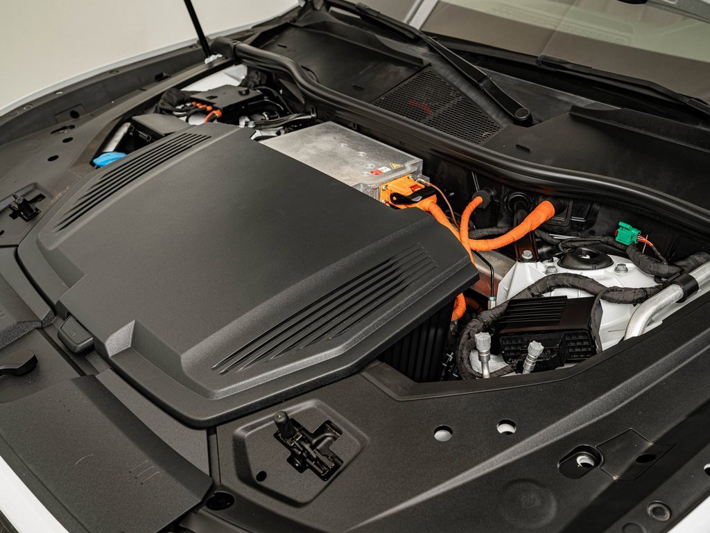 Used 2021 Audi e-tron Premium w/ Convenience Plus Package image 39