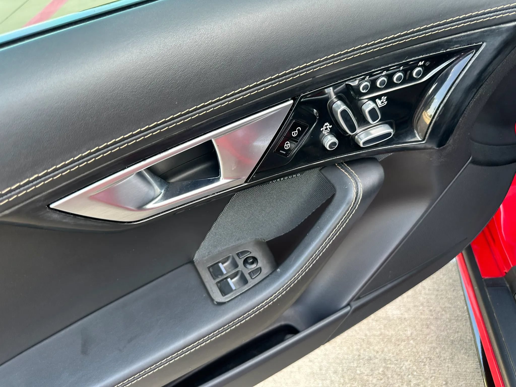 Used 2015 Jaguar F-TYPE R RWD image 28
