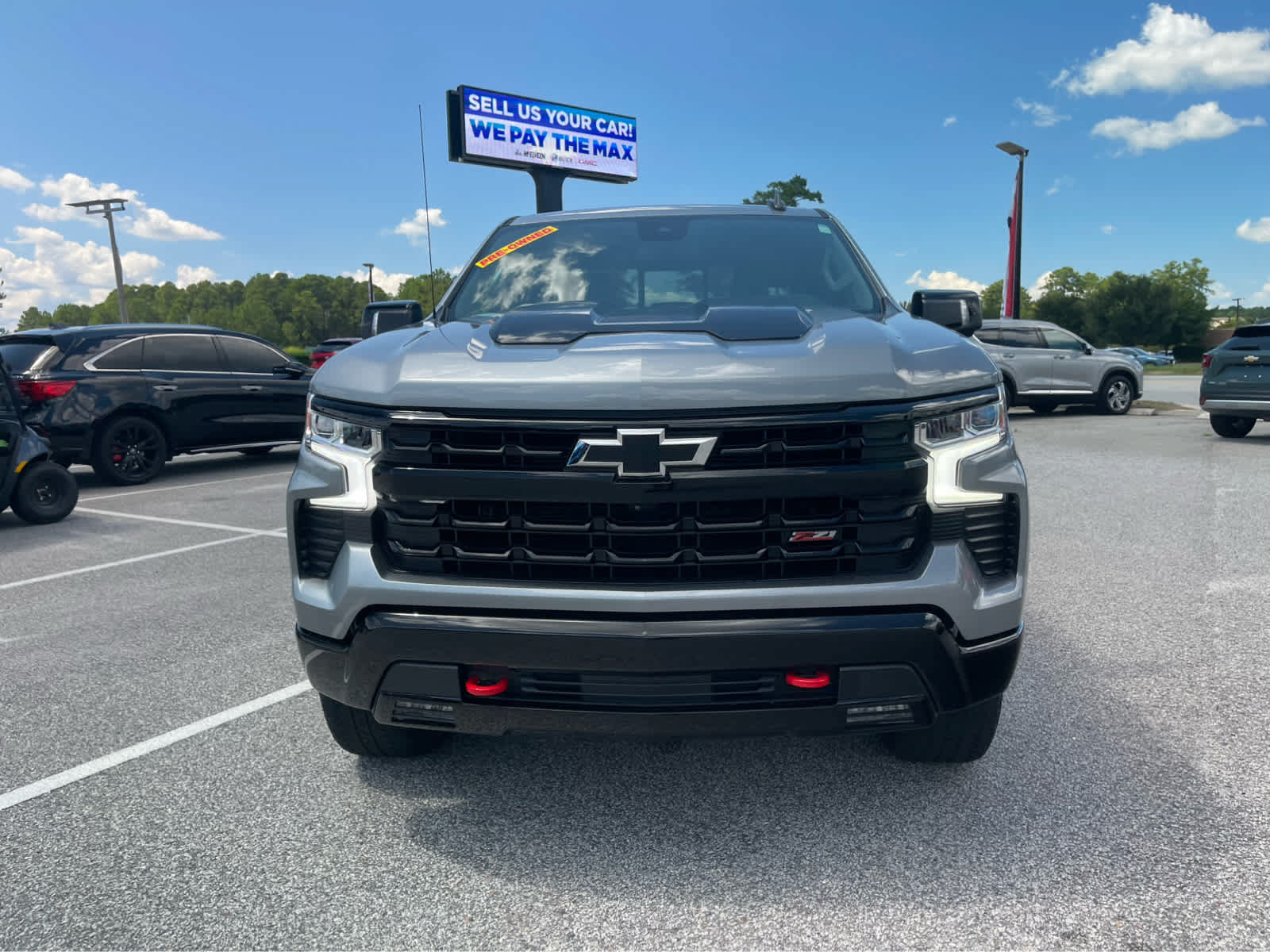 Used 2023 Chevrolet Silverado 1500 LT Trail Boss w/ LT Trail Boss Premium Package AWD/4WD image 2