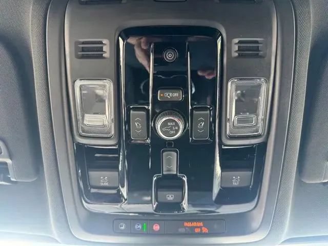 New 2026 GMC Yukon AT4 w/ AT4 Premium Plus Package AWD/4WD image 32
