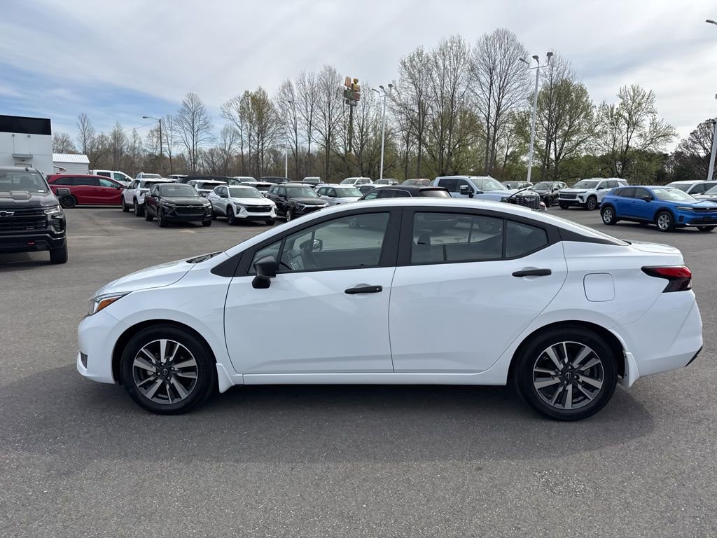 Used 2024 Nissan Versa S w/ S Plus Package image 2
