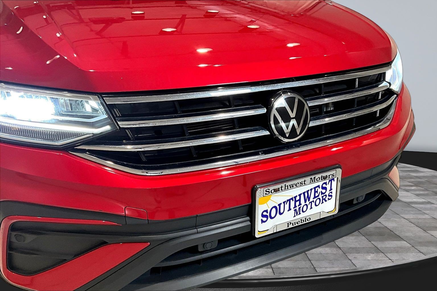 Used 2022 Volkswagen Tiguan SE AWD/4WD image 33