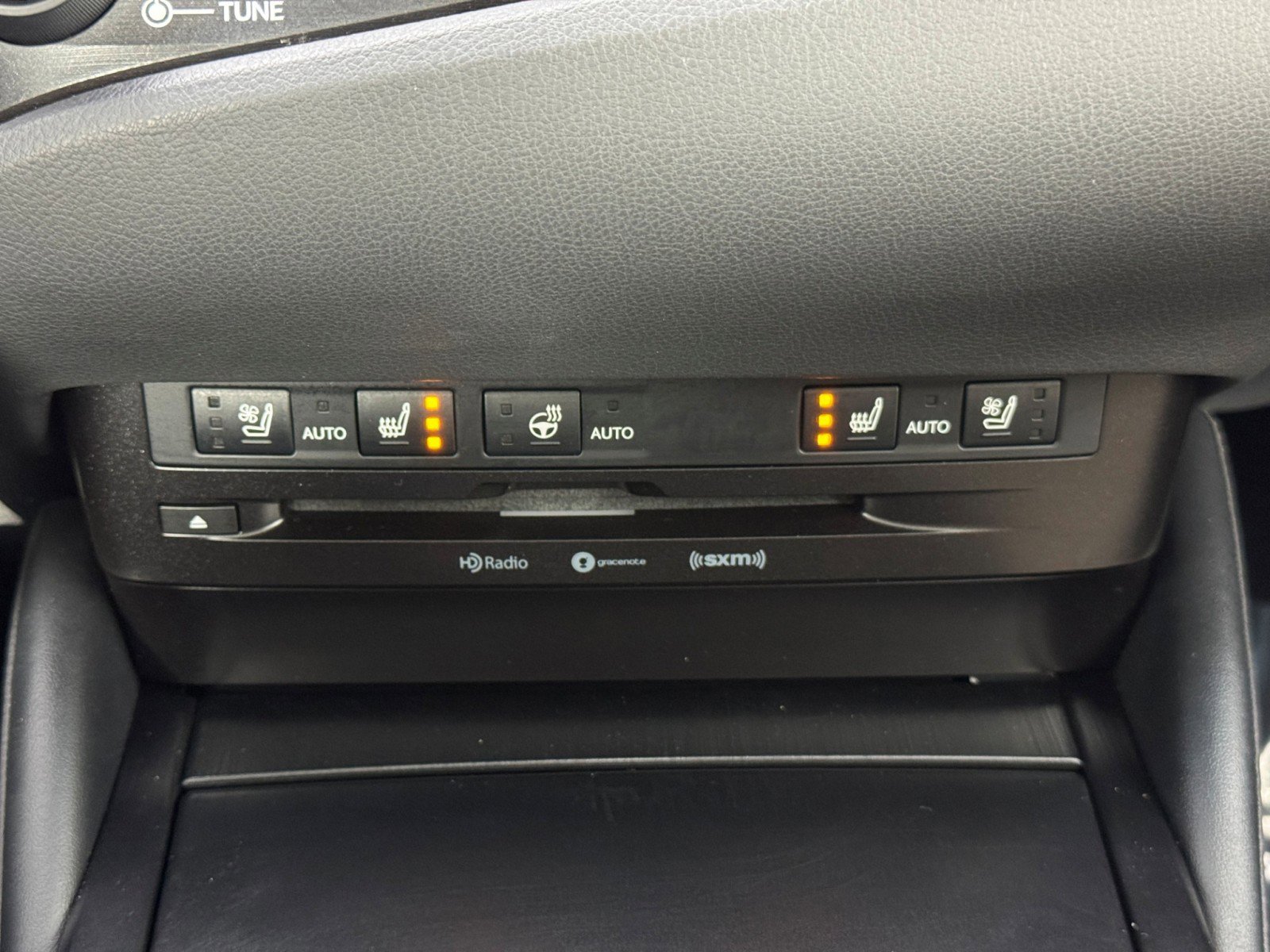 Used 2020 Lexus ES 300h w/ Premium Package image 30