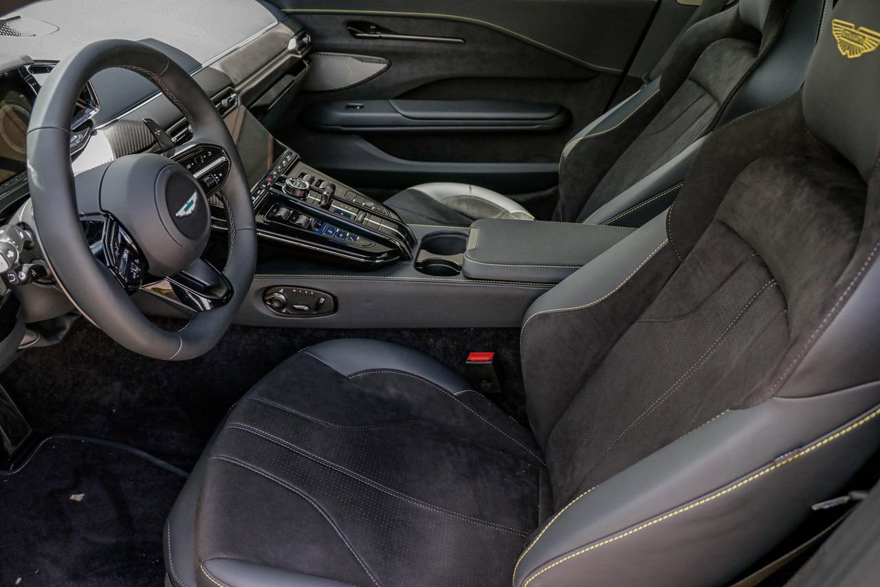 New 2025 Aston Martin V8 Vantage Coupe image 17