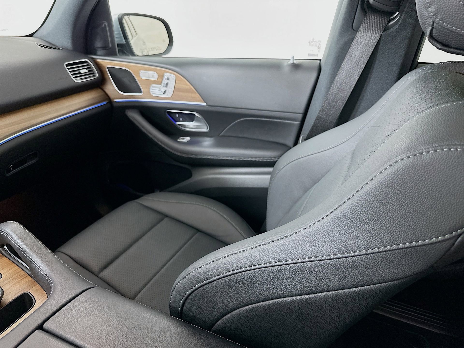 Certified 2025 Mercedes-Benz GLE 350 4MATIC image 26