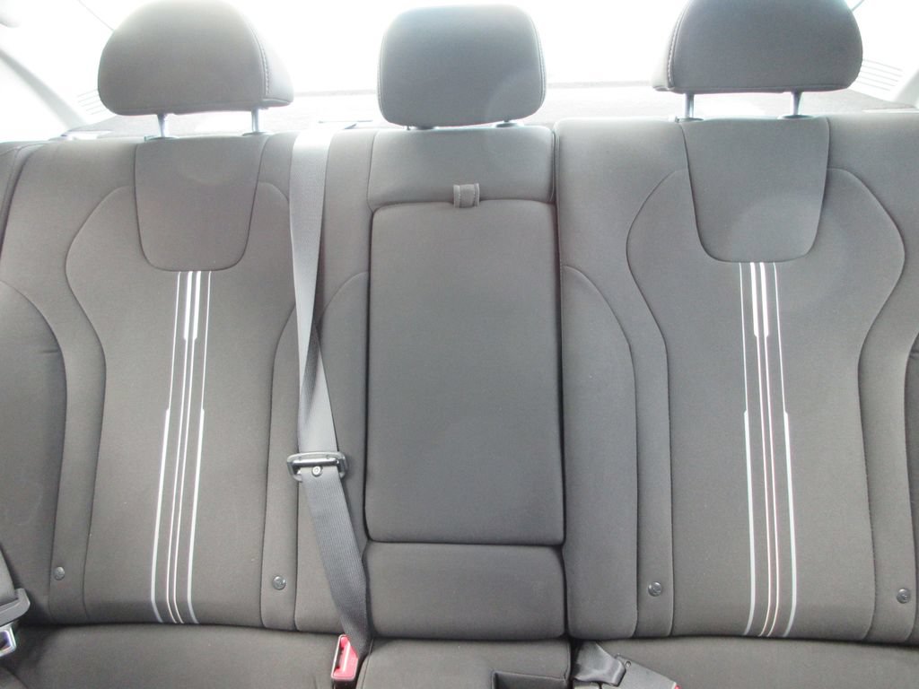 Used 2025 Hyundai Elantra SEL FWD image 18